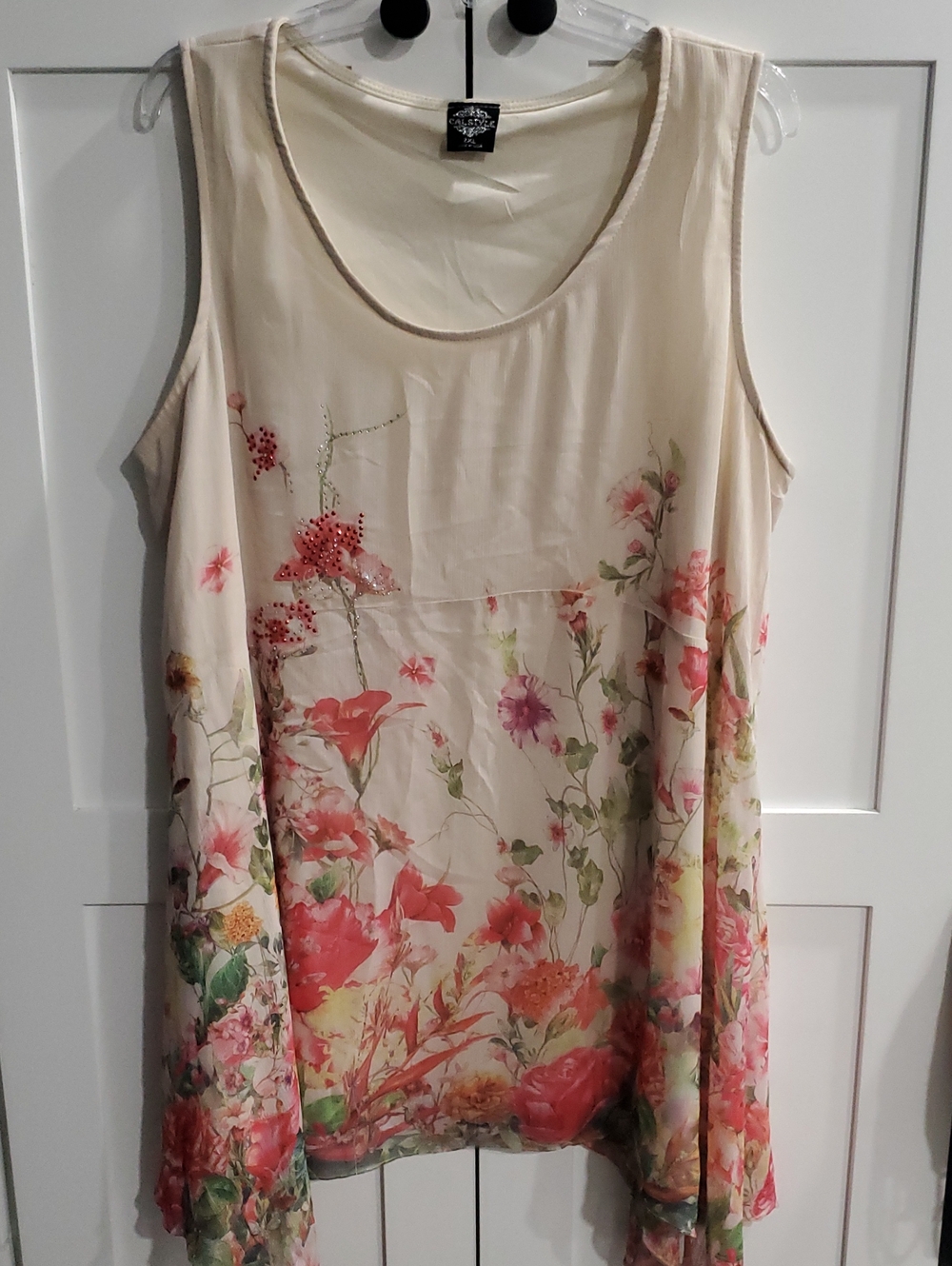 Sleeveless Floral Scoop Neck Tank Top - Cream with Pink Floral